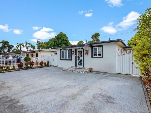 864 E 29th St, Hialeah FL 33013