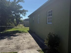 2910 NW 25th St, Fort Lauderdale FL 33311
