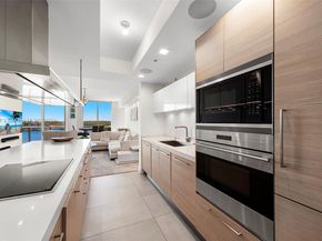 17111 Biscayne Blvd 606, North Miami Beach FL 33160