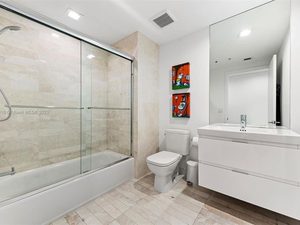 17111 Biscayne Blvd 606, North Miami Beach FL 33160