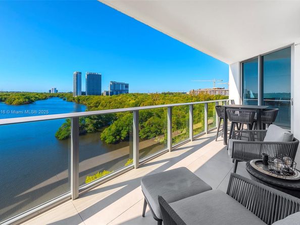 17111 Biscayne Blvd 606, North Miami Beach FL 33160