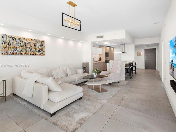 17111 Biscayne Blvd 606, North Miami Beach FL 33160