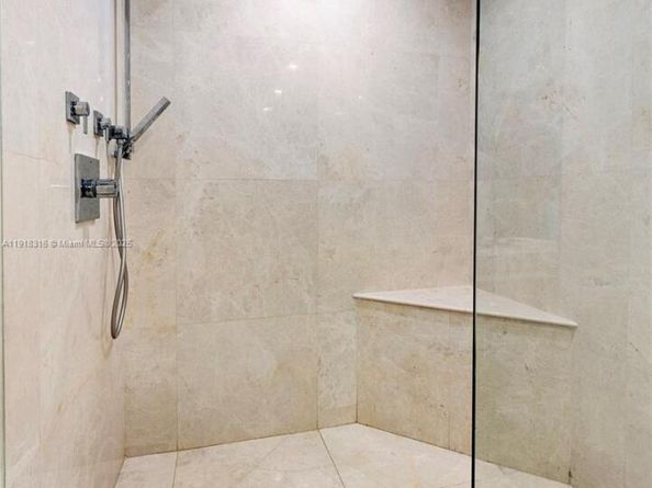 17111 Biscayne Blvd 606, North Miami Beach FL 33160