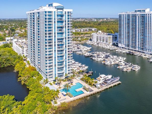 17111 Biscayne Blvd 606, North Miami Beach FL 33160