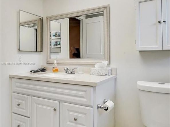 4706 NW 36th St 507, Lauderdale Lakes FL 33319