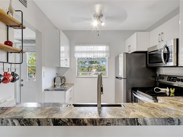 4706 NW 36th St 507, Lauderdale Lakes FL 33319