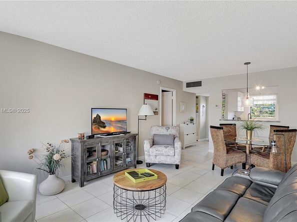 4706 NW 36th St 507, Lauderdale Lakes FL 33319