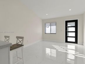 2737 W 55th Pl, Hialeah FL 33016