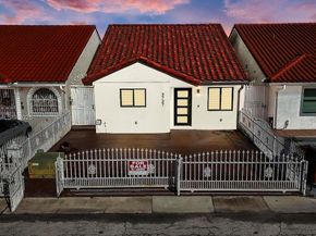 2737 W 55th Pl, Hialeah FL 33016