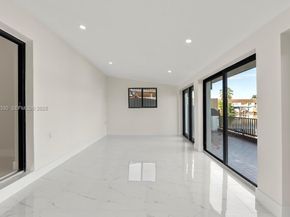 2737 W 55th Pl, Hialeah FL 33016