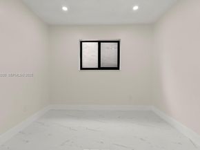 2737 W 55th Pl, Hialeah FL 33016