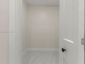 2737 W 55th Pl, Hialeah FL 33016