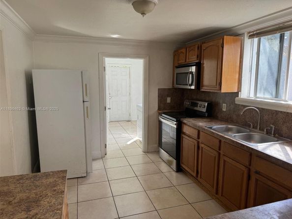 1738 SW 17th St, Miami FL 33145