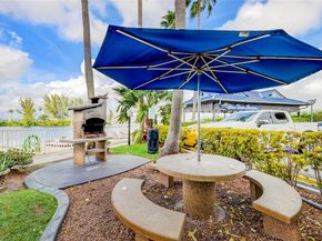 5077 NW 7th St TS7, Miami FL 33126