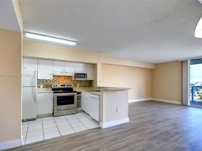 5077 NW 7th St TS7, Miami FL 33126