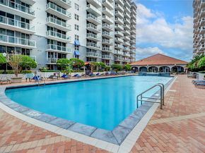 5077 NW 7th St TS7, Miami FL 33126