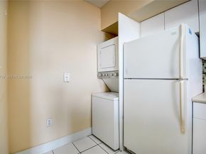 5077 NW 7th St TS7, Miami FL 33126