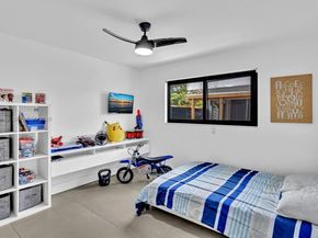 19801 NE 23rd Ave, Miami FL 33180