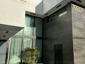 19801 NE 23rd Ave, Miami FL 33180