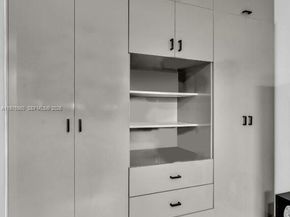 19801 NE 23rd Ave, Miami FL 33180