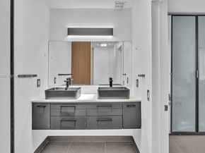 19801 NE 23rd Ave, Miami FL 33180