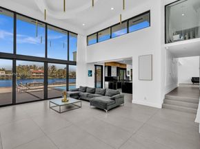 19801 NE 23rd Ave, Miami FL 33180