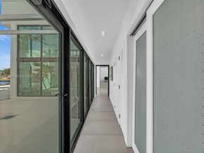 19801 NE 23rd Ave, Miami FL 33180