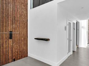 19801 NE 23rd Ave, Miami FL 33180