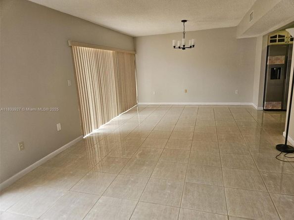9199 Fontainebleau Blvd 6, Miami FL 33172