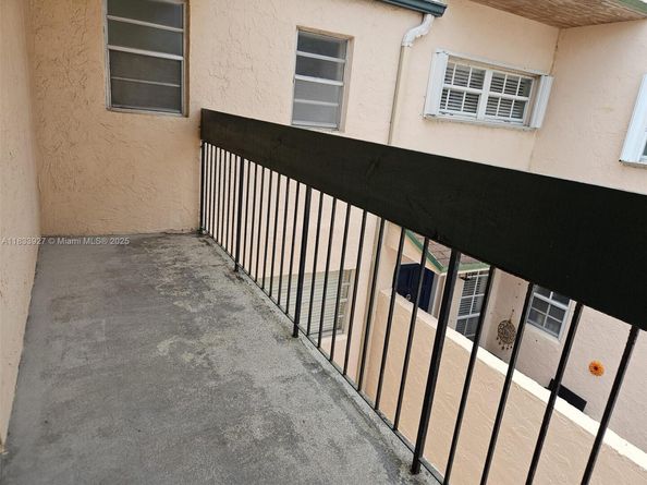 9199 Fontainebleau Blvd 6, Miami FL 33172