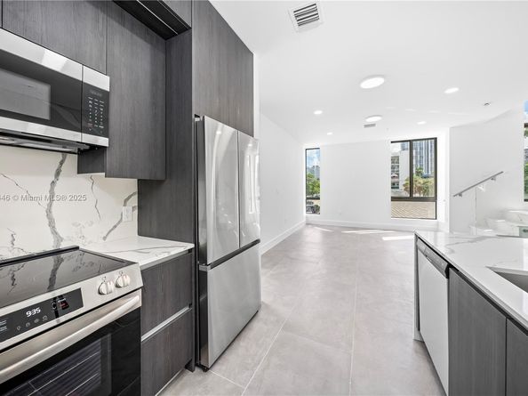 526 SW 2nd St 1, Miami FL 33130