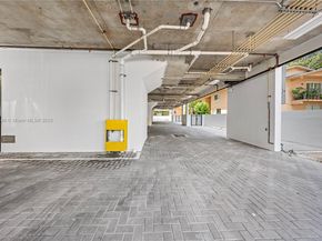 526 SW 2nd St 1, Miami FL 33130