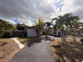 6080 NW 199th St, Hialeah FL 33015