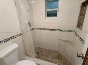 6080 NW 199th St, Hialeah FL 33015