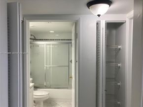8321 NW 7th St 1307, Miami FL 33126