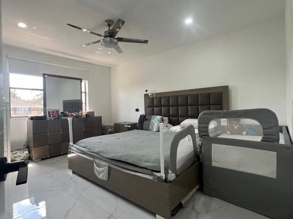 721 NW 105th Terrace 721, Pembroke Pines FL 33026