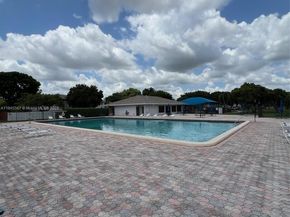 721 NW 105th Terrace 721, Pembroke Pines FL 33026