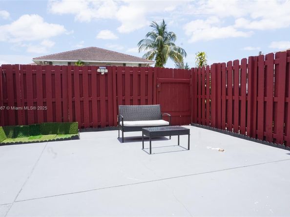 721 NW 105th Terrace 721, Pembroke Pines FL 33026