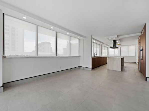 700 Coral Way 5, Coral Gables FL 33134