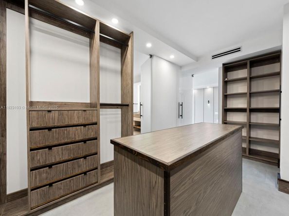 700 Coral Way 5, Coral Gables FL 33134