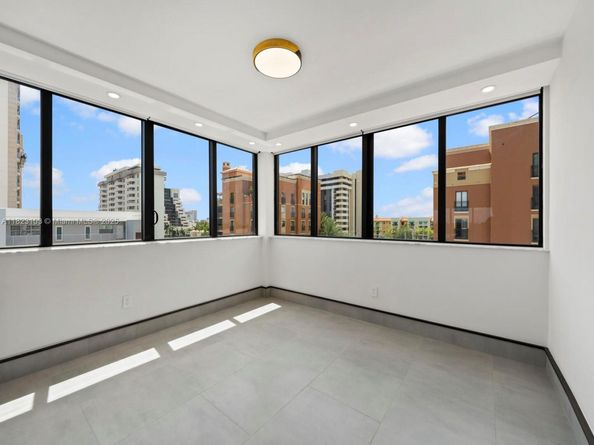 700 Coral Way 5, Coral Gables FL 33134