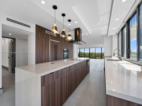 700 Coral Way 5, Coral Gables FL 33134