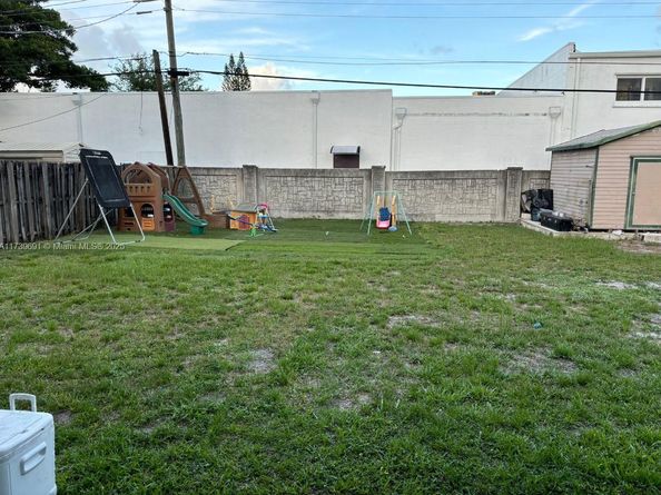 1332 SW 22nd Ave, Fort Lauderdale FL 33312