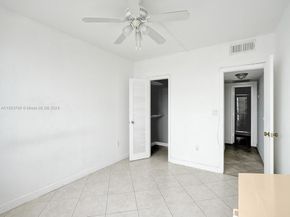 300 Bayview Dr 906, Sunny Isles Beach FL 33160