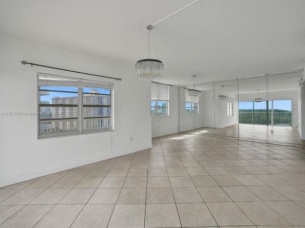 300 Bayview Dr 906, Sunny Isles Beach FL 33160