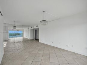 300 Bayview Dr 906, Sunny Isles Beach FL 33160