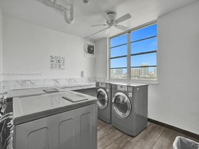300 Bayview Dr 906, Sunny Isles Beach FL 33160