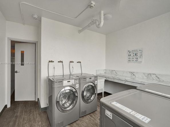 300 Bayview Dr 906, Sunny Isles Beach FL 33160