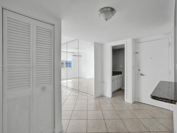 300 Bayview Dr 906, Sunny Isles Beach FL 33160