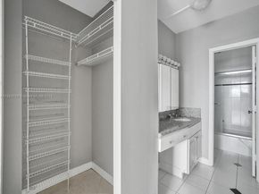 300 Bayview Dr 906, Sunny Isles Beach FL 33160